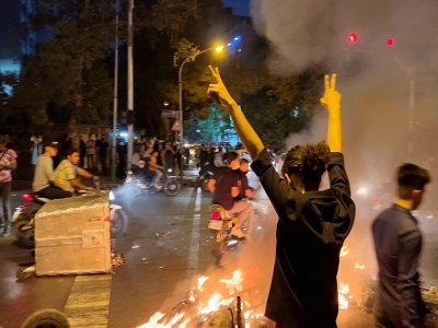 Manifestation après la mort d'une jeune femme détenue par la police des moeurs, le 19 septembre 2022 à Téhéran, en Iran - - [AFP]