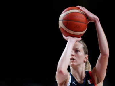 Marine Johannès, l'une des forces de frappes offensives des Bleues, ici aux Jeux de Tokyo, le 7 août 2021, est forfait pour le Mondial - Thomas COEX [AFP/Archives]