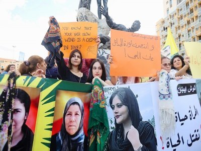 Manifestation fémministe à Beyrouth, le 21 septembre 2022 après la mort de Mahsa Amini après trois jours de coma - ANWAR AMRO [AFP]