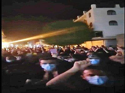 Capture d'image d'une vidéo du 25 septembre 2022 montrant une manifestation à Bouchehr, dans le sud-ouests de l'Iran - - [UGC/AFP]