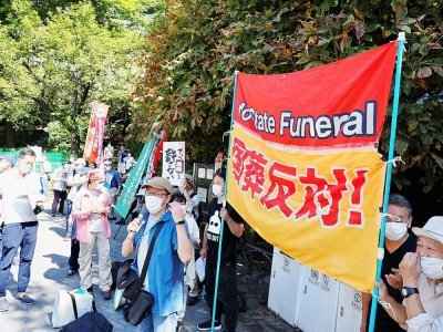 Des manifestants protestent contre les funérailles nationales de l'ex Premier ministre japonais Shinzo Abe, le 27 septembre 2022 à Tokyo - Toshifumi KITAMURA [AFP]