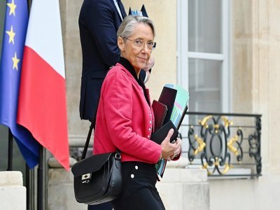 La Première ministre Elisabeth Borne à la sortie du Conseil des ministres, le 26 septembre 2022 à l'Elysée, à Paris - Emmanuel DUNAND [AFP]