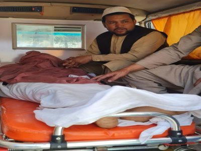 Evacuation d'un blessé après un attentat à Kaboul, le 30 septembre 2022 - - [AFP]
