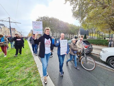 Les enseignants des lycées professionnels, notamment Françoise de Grâce au Havre et Descartes de Fécamp, protestent contre la réforme de l'enseignement professionnel.