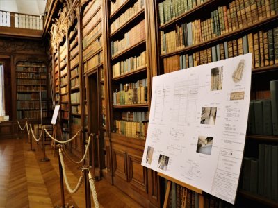 Plusieurs documents expliquant les travaux de restauration sont exposés dans la salle de la Chapelle.