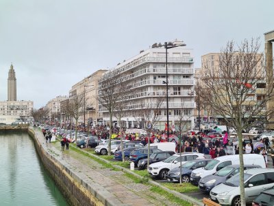 À l'arrivée des premiers manifestants sur les quais du Havre, la queue du cortège était encore avenue Coty.