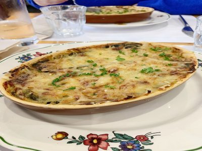 Gratin de poireaux au jambon et emmental.