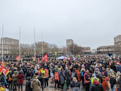 Au Havre, la quatrième journée de manifestation marque un regain de mobilisation. 