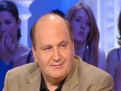 André Kaas en 2005 lors de son passage à la télévision pour la promotion de son livre "Pas de pitié pour les innocents" aux éditions Michel Lafont - Capture d'écran INA