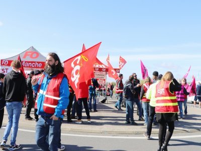 Au départ un peu tendues, les relations avec les forces de l'ordre se sont vite apaisées.