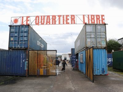 Avec ces nombreux bars et restaurants, le Quartier Libre, situé sur la rive gauche de Rouen, est sans nul doute la plus grande terrasse de la ville.