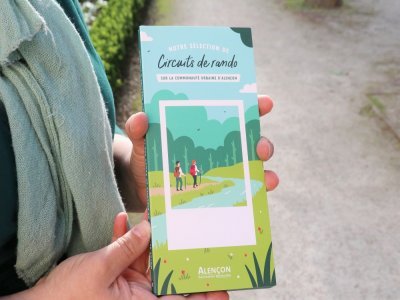 Le guide est disponible à la vente à l'office de tourisme d'Alençon. - Sacha Dubesset