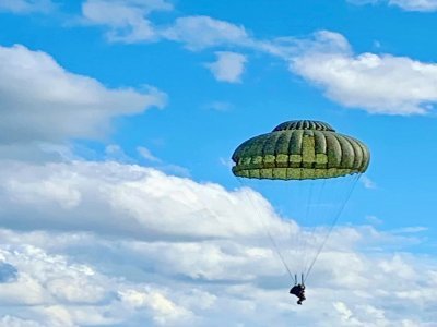Parachutages du RCPT sur Carentan-les-Marais. - Michel Chatelain-Cadet
