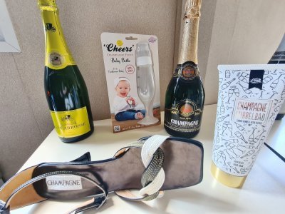 Vin mousseux, chaussures ou biberons pour bébé, les produits estampillés "champagne" sont nombreux.