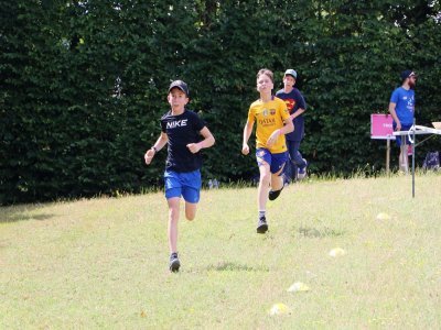 En équipe, les collégiens ont parcouru un marathon.