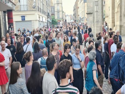 La foule dans la Grande rue.