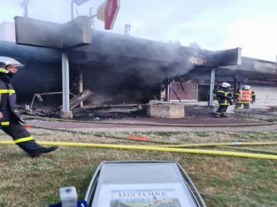 Un bar-tabac et une boulangerie du centre commercial Kennedy à Bihorel.