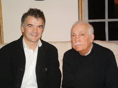 Le père Jean-Luc Lefrançois avec Michel Serrault. - Archives