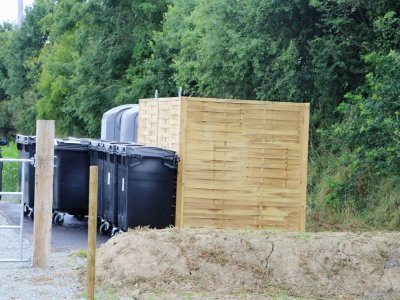 Des poubelles ont aussi été installées.