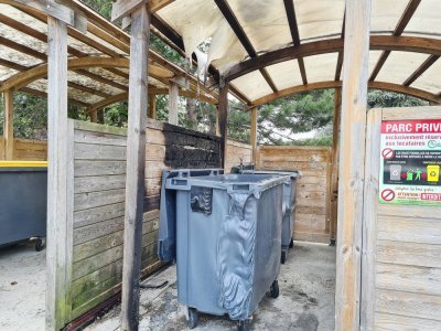 Un autre local poubelles situé à quelques mètres avait été victime d'un incendie après les émeutes liées à la mort de Nahel.