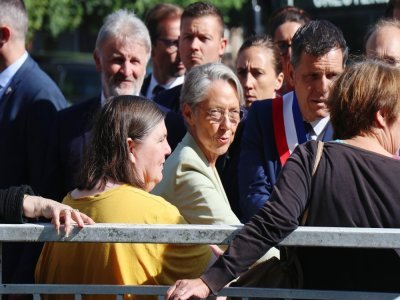 Élisabeth Borne a échangé avec quelques habitants du quartier de Hauteville.