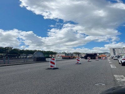 Des déviations ont été mises en place mais de gros bouchons sont constatés.