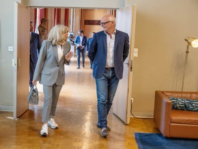 Le maire a d'abord accueilli Brigitte Macron en mairie. - Anne-Bettina Brunet - Ville du Havre