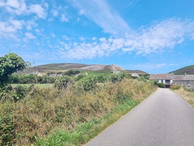 Vue depuis le littoral à Vauville.