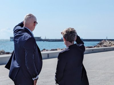 Un regard à l'horizon… Faut-il y voir un lien avec le parti du maire du Havre ?