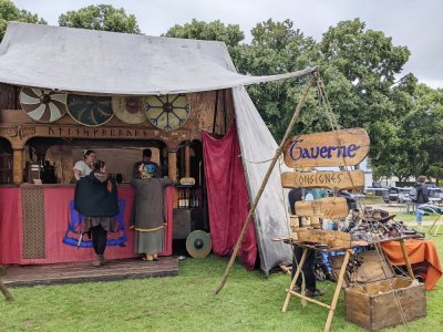 Le festival du Banquet fantastique a proposé de nombreux stands de restauration au public. - Joanne Lehoux