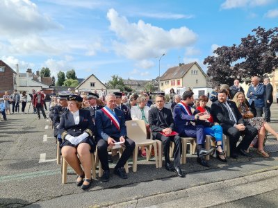 Vers 10 h 30, jeudi 26 juillet, une cérémonie civile s'est déroulée place de l'église à Saint-Étienne-du-Rouvray en l'honneur du père Hamel, tué le 26 juillet 2016.