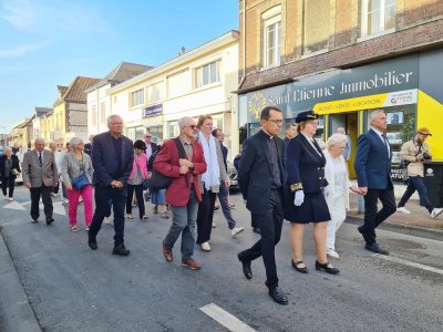 Mercredi 26 juillet, à 8 h 30, une marche silencieuse a été organisée à Saint-Étienne-du-Rouvray, en hommage au père Hamel.