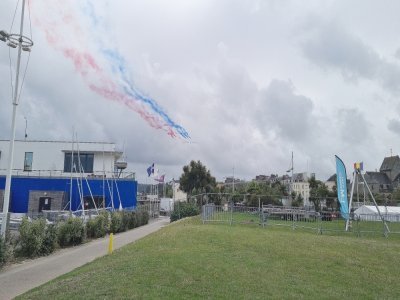 Les avions de la Patrouille de France ont survolé samedi 29 juillet port Chantereyne à Cherbourg.