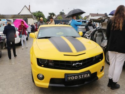 Des voitures de films sont aussi venues, comme la Chevrolet Camaro V de Transformers.