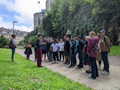 Les participants ont été accueillis par Coline et Anne, de Normandie à la loupe. - Joanne Lehoux