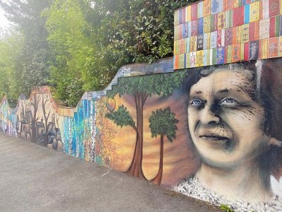 La maison-musée d'Yvonne Guégan est située au 22 rue Géo-Lefèvre à Caen.