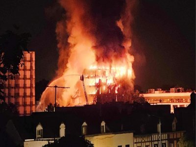 Les flammes étaient visibles à plusieurs kilomètres à la ronde. - Amélie Da Silva