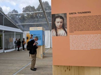 Plusieurs expositions prennent place dans le village de la paix, l'une d'entre elles met à l'honneur les gagnants du Prix Liberté. - Joanne Lehoux