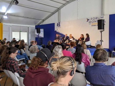 De nombreuses rencontres et conférences sont organisées avec les acteurs internationaux. - Joanne Lehoux