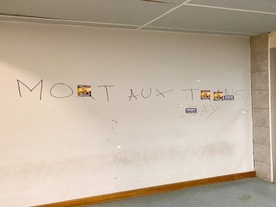 Des tags homophobes ont été retrouvés sur les murs de l'université de Caen. - Union Pirate Caen