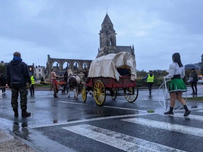 La parade des Equidays a rejoint l'Abbaye aux Hommes depuis l'hippodrome de Caen. - Joanne Lehoux