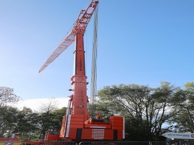 Difficile en revanche de se rendre compte de la taille de la grue.