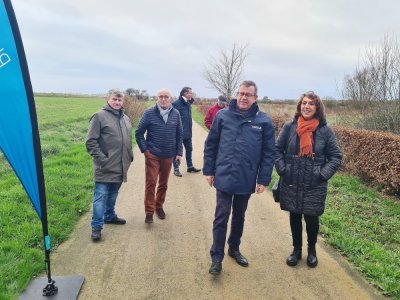 L'inauguration a eu lieu en présence de Jean Morin, président du Département, et de nombreux élus comme Axel Fortin-Larivière, vice-président en charge des déplacements.