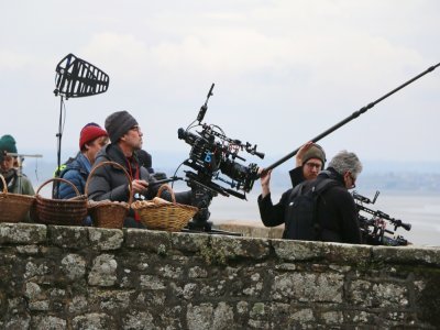 L'équipe de The Walking Dead en plein tournage lundi 6 mars sur les remparts du Mont Saint-Michel.