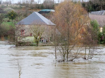 La Vire est sortie de son lit au niveau de Candol.