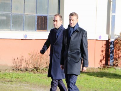 Emmanuel Macron, chef de l'Etat, et Sébastien Lecornu, ministre des Armées.
