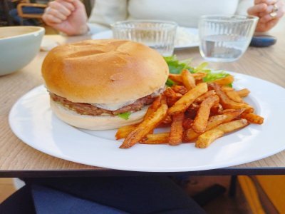 Le hamburger au chèvre.