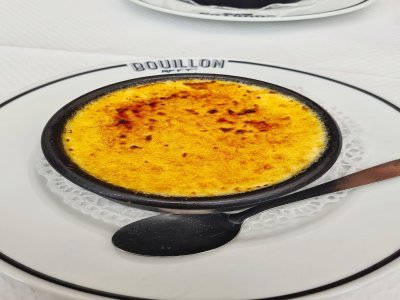 La traditionnelle crème brulée. 