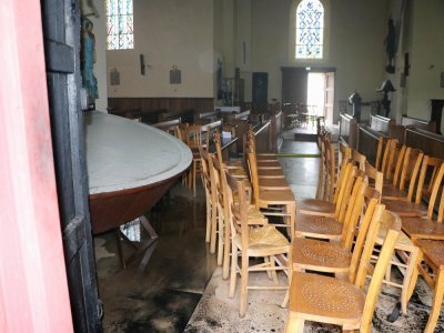 L'intérieur de l'église n'a pas été touché.