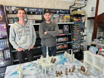 Quentin et Richard Barthelemy vous accueillent au sein de leur boutique La Julio Caverne, à Lillebonne.